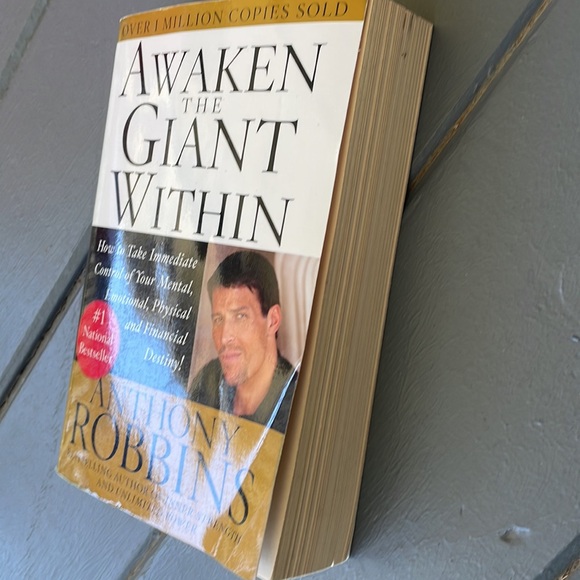 Awaken the giant within by Anthony Robbins - Picture 3 of 3